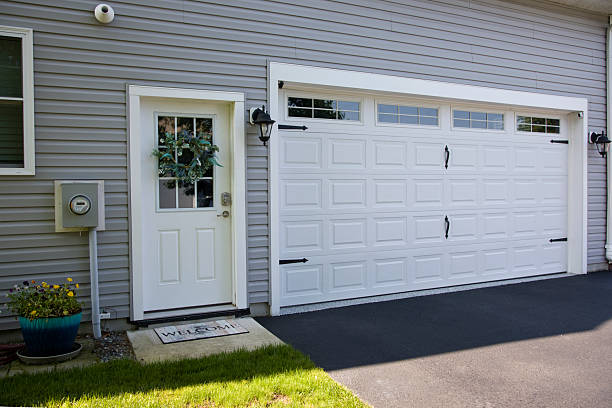 24/7 Emergency Garage Door Panel Replacement experts in Duson, LA